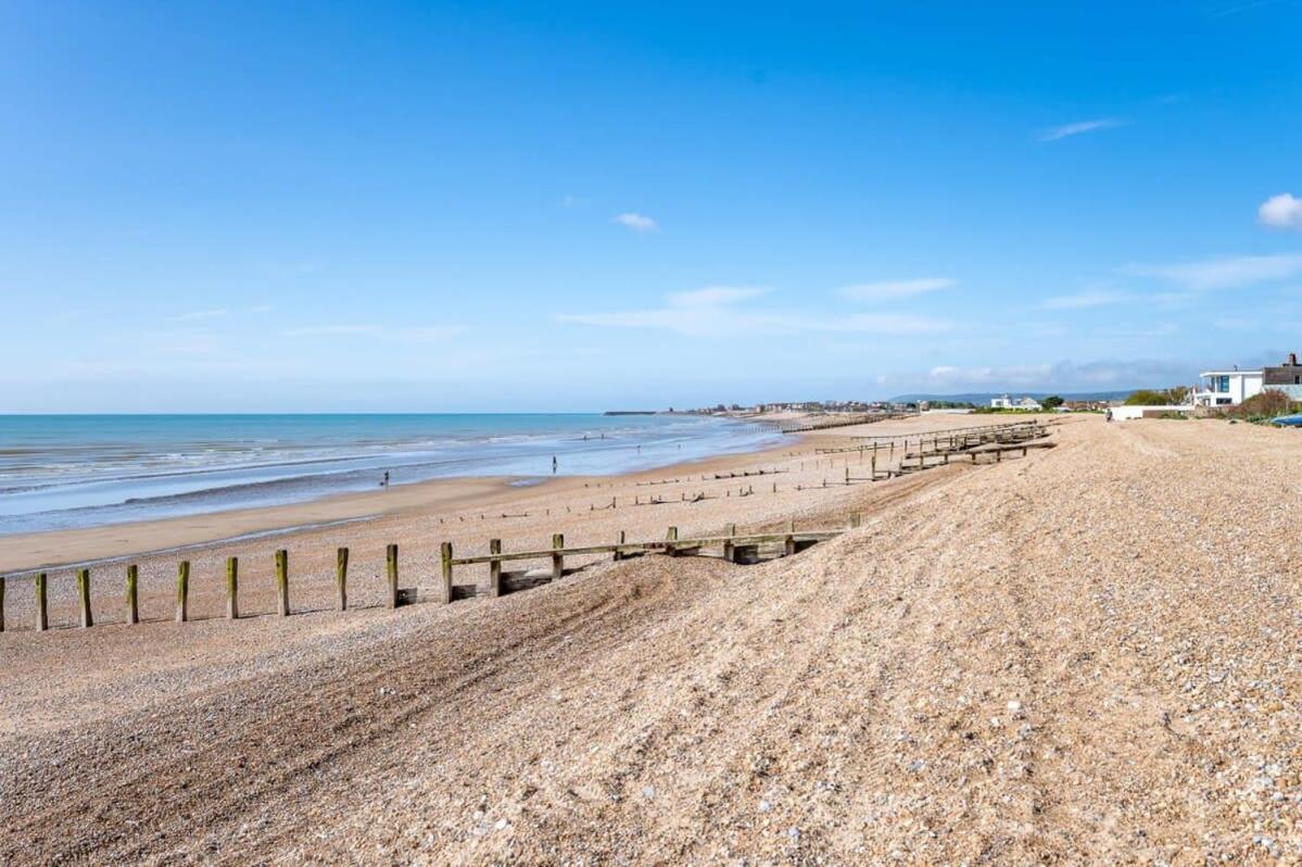 Escape To Paradise At Pevensey Bay Holiday Park 13 Woodland Walk Villa Exterior photo